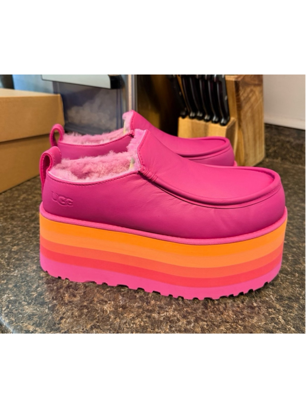 New UGG Women's URSEEN Platform Shoes in Raspberry Multi - Picture 4 of 9